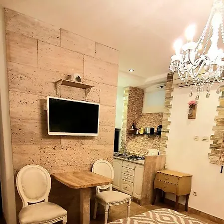 Studio A Priori 아파트 스플리트