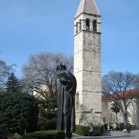 아파트 Studio A Priori