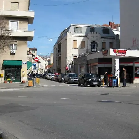 아파트 Studio A Priori *