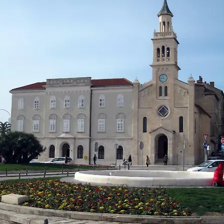 아파트 Studio A Priori *