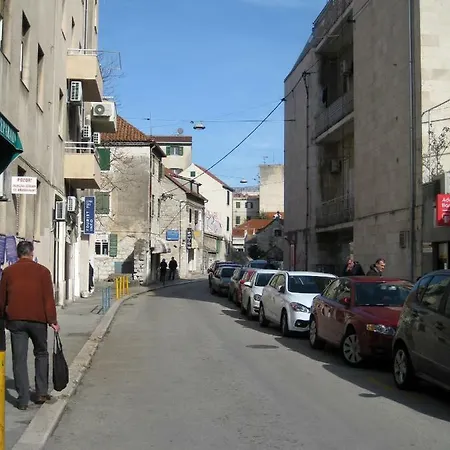 Studio A Priori * 스플리트