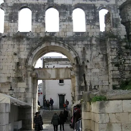 아파트 Studio A Priori